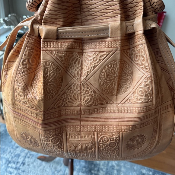 Handmade Moroccan leather bucket Shoulder Bag - Picture 3 of 3